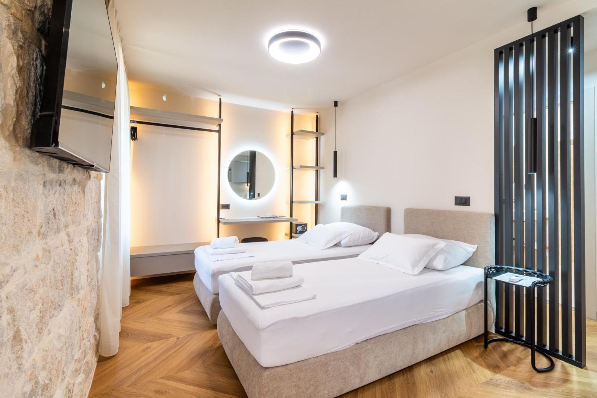 Apartment Centre In Stone House 스플리트 외부 사진