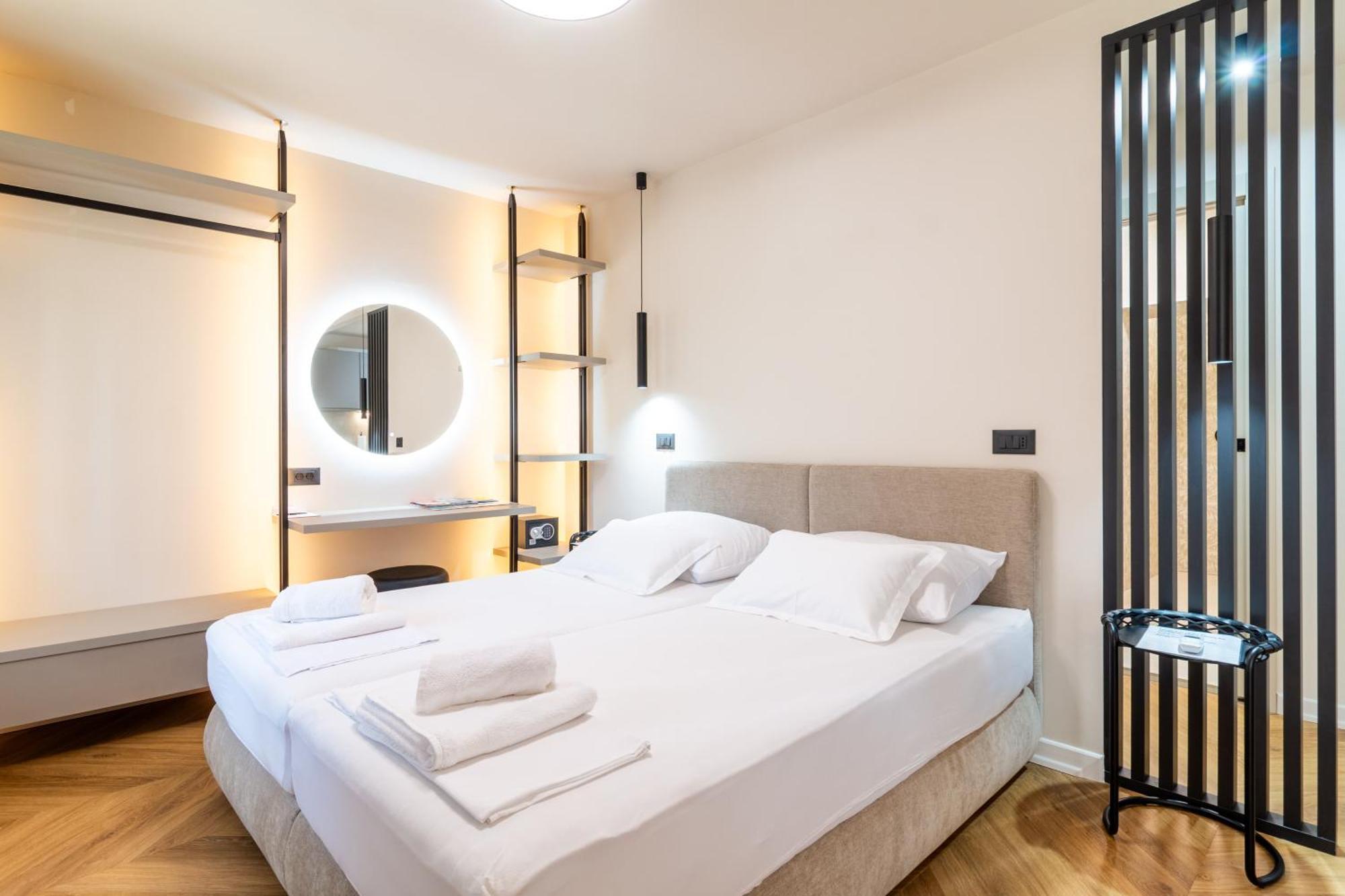 Apartment Centre In Stone House 스플리트 외부 사진