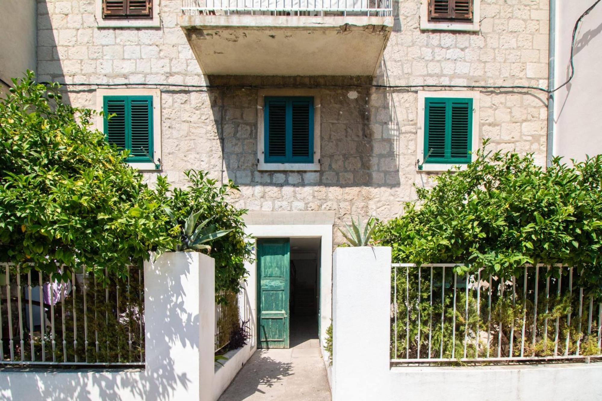 Apartment Centre In Stone House 스플리트 외부 사진