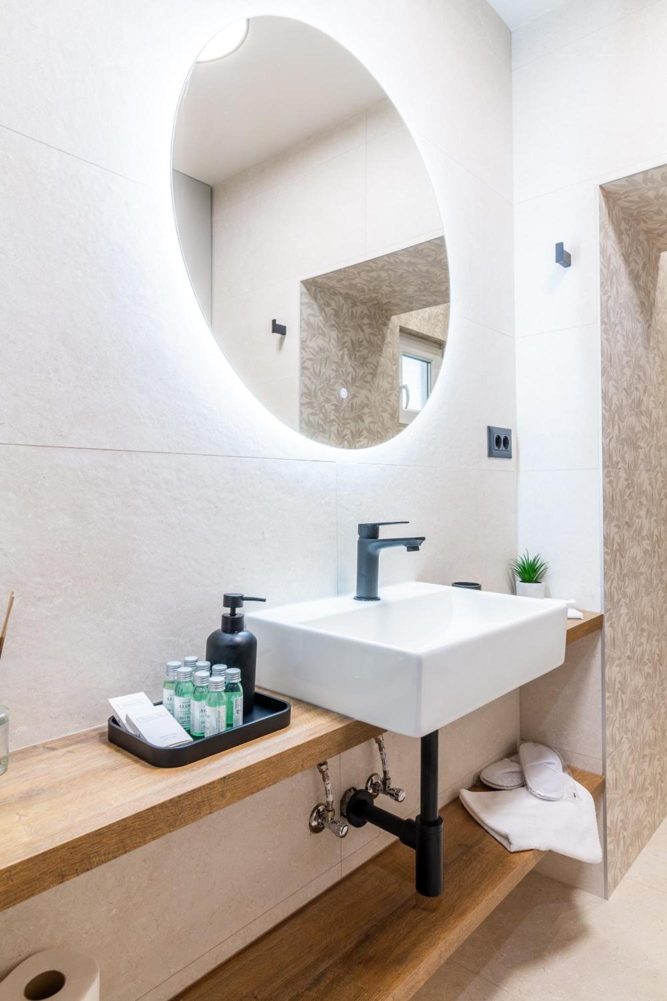 Apartment Centre In Stone House 스플리트 외부 사진