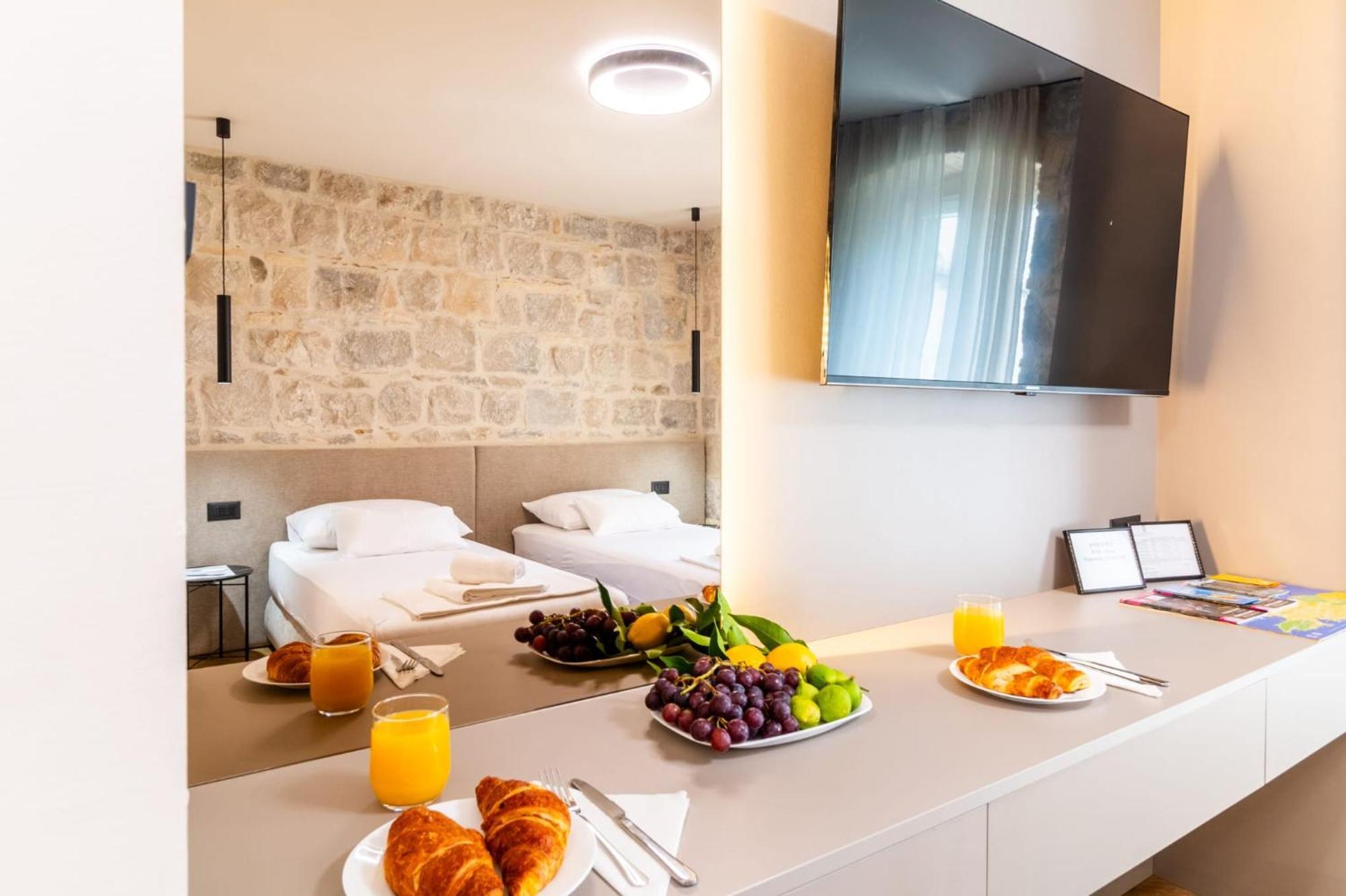 Apartment Centre In Stone House 스플리트 외부 사진