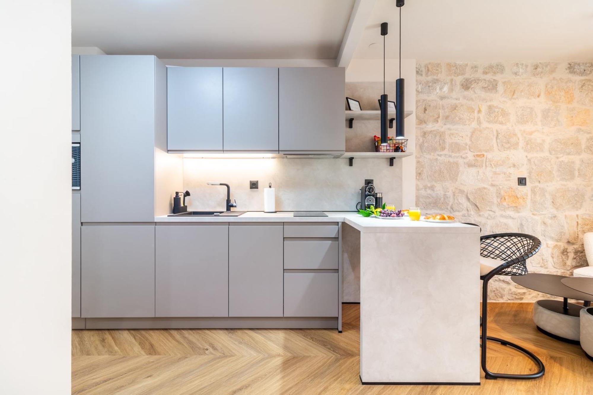 Apartment Centre In Stone House 스플리트 외부 사진