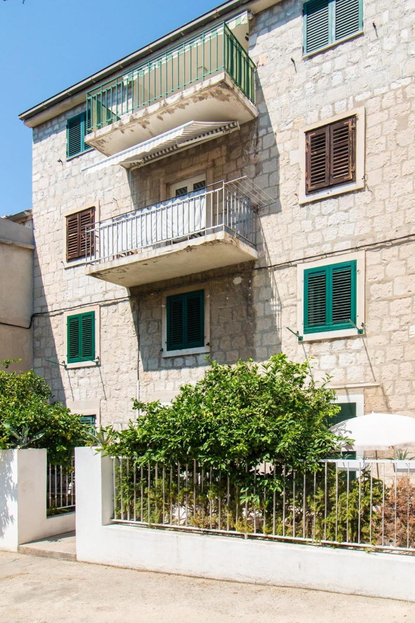 Apartment Centre In Stone House 스플리트 외부 사진