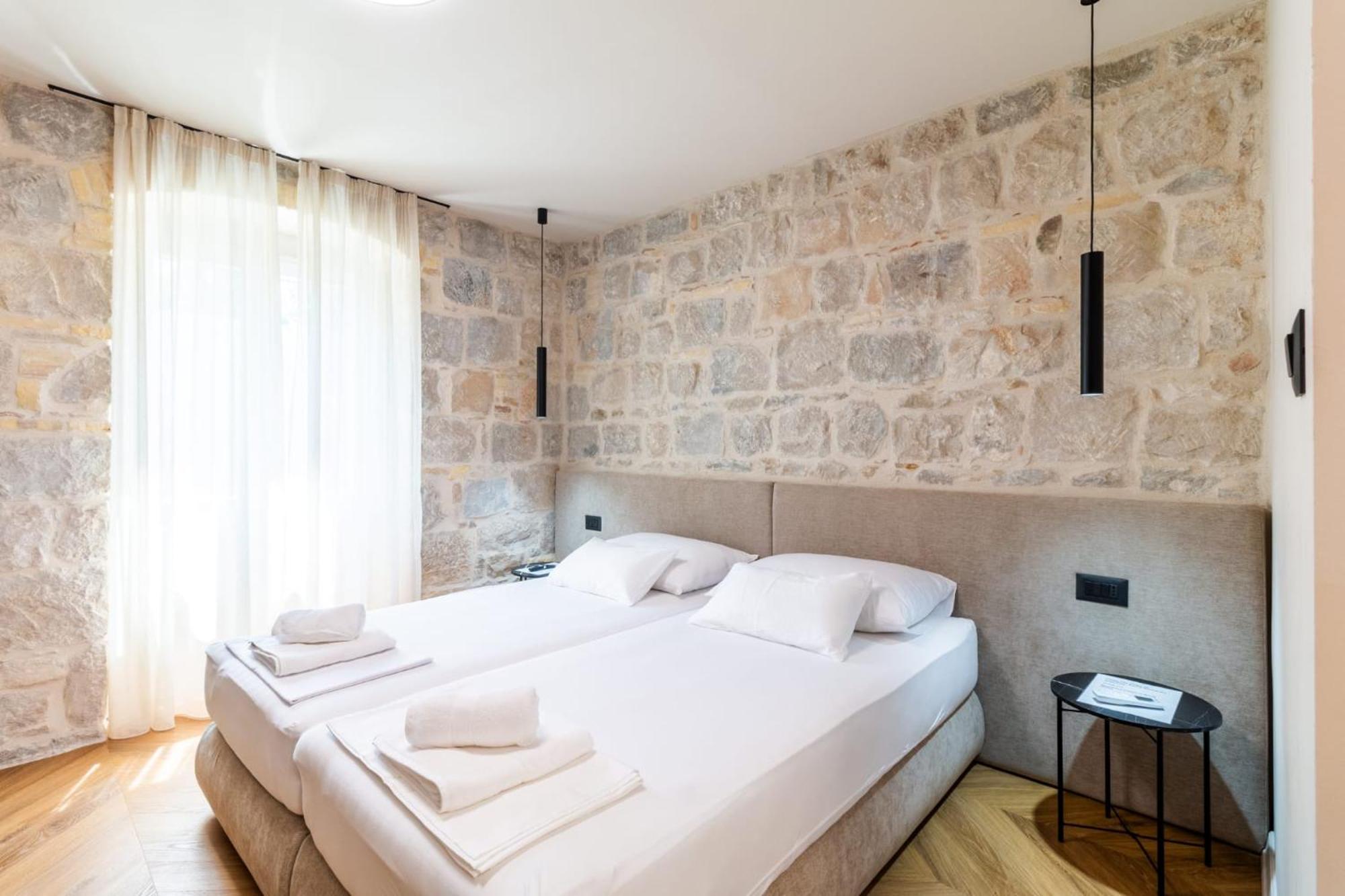 Apartment Centre In Stone House 스플리트 외부 사진