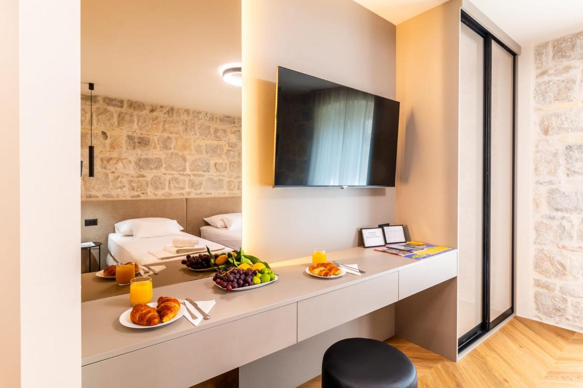 Apartment Centre In Stone House 스플리트 외부 사진