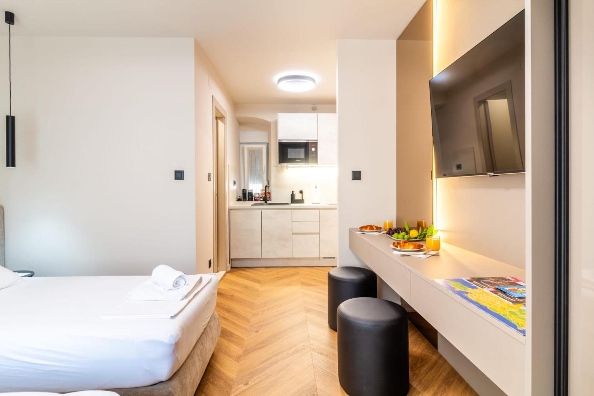 Apartment Centre In Stone House 스플리트 외부 사진