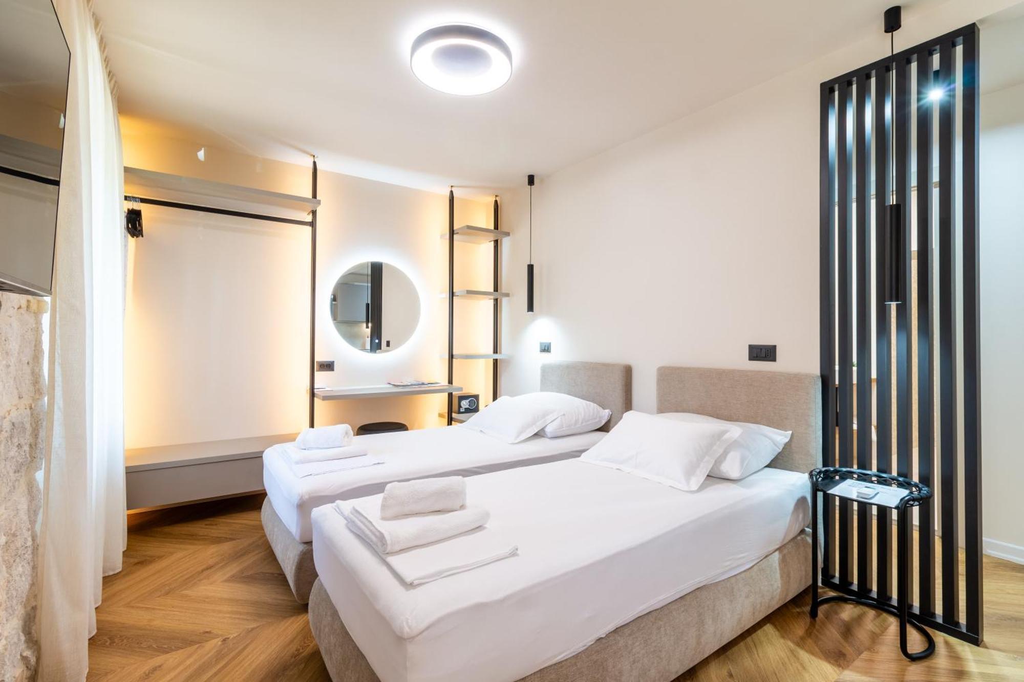 Apartment Centre In Stone House 스플리트 외부 사진